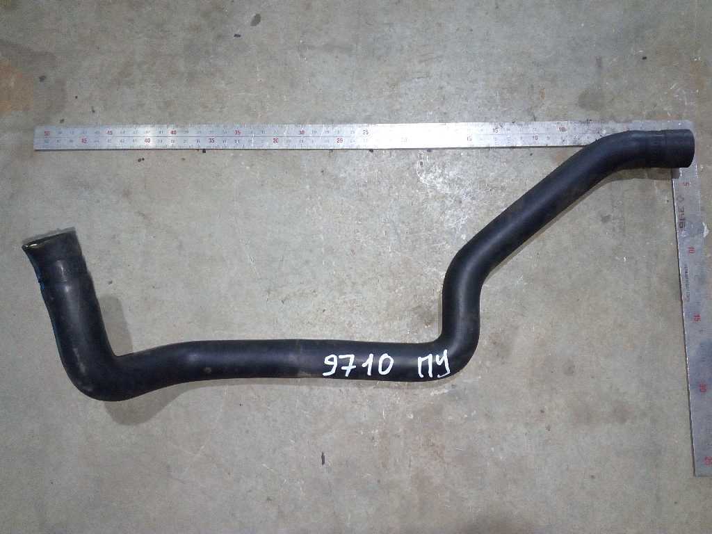 патрубок системы охлаждения б/у - 1